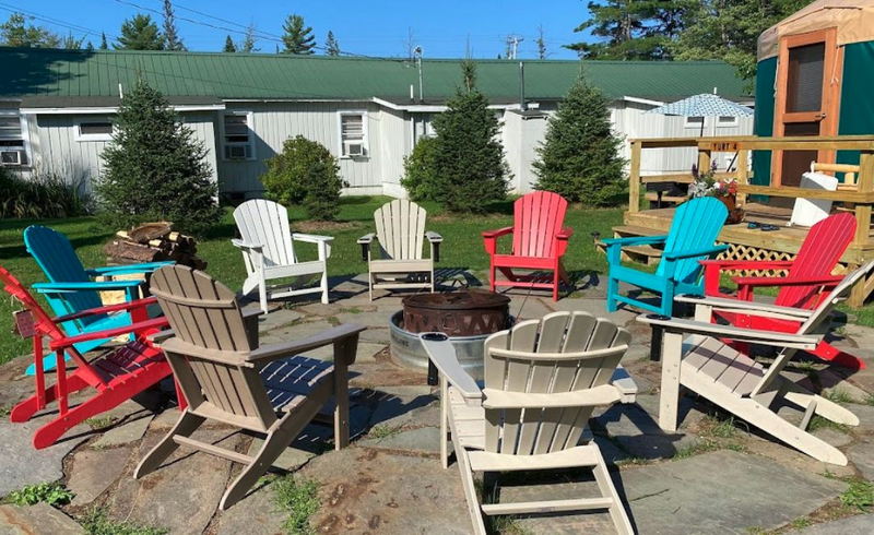 Paddlers Inn (Christmas Motel) - Paddlers Inn (newer photo)